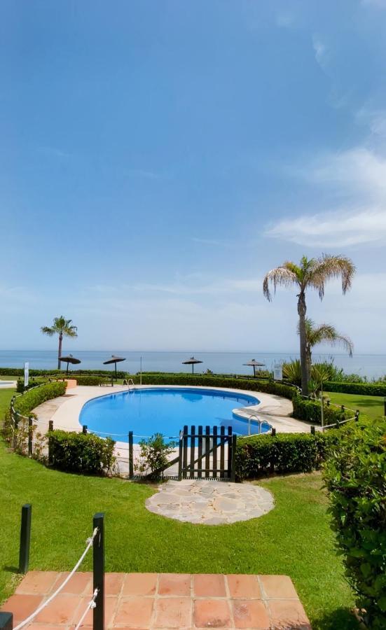 Ikram Front Beach Bermuda Beach Lejlighed Estepona Eksteriør billede